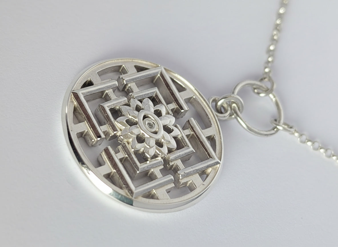 Wheel of Time Pendant Necklace in Sterling Silver